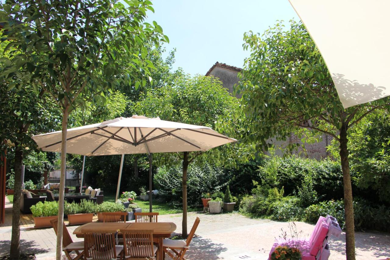 Hayloft Bed and Breakfast Cornaredo Exteriör bild