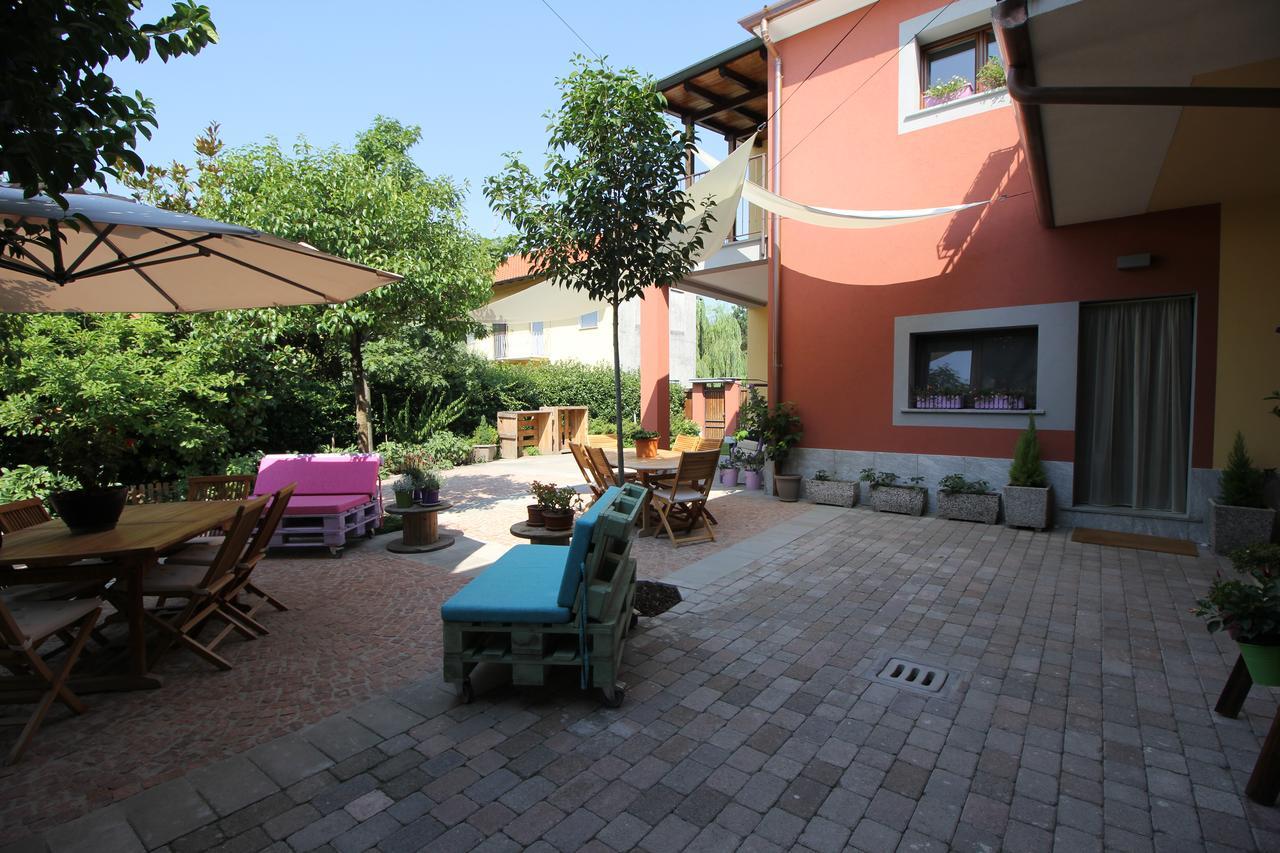 Hayloft Bed and Breakfast Cornaredo Exteriör bild