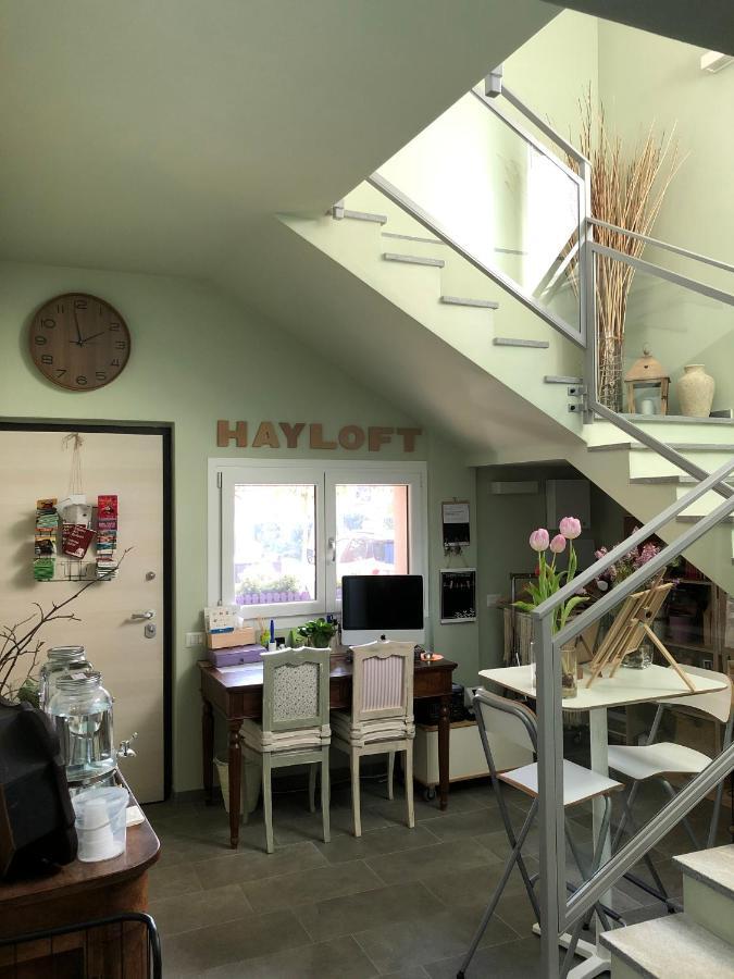 Hayloft Bed and Breakfast Cornaredo Exteriör bild